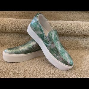 Kenneth Cole Slip On Sneakers